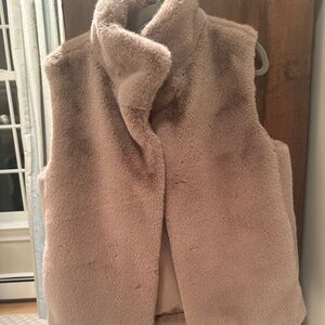 Alice Walk faux fur vest medium